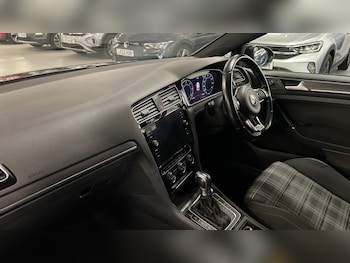 Used Volkswagen Golf 2019 for sale - 75775841: Photo