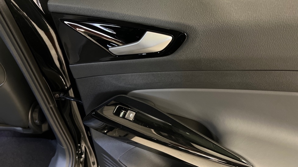 Used Volkswagen ID.4 2025 for sale - 76869423: Photo 37