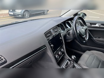 Used Volkswagen Golf 2018 for sale - 75484562: Photo