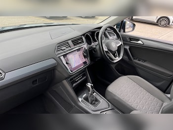 Used Volkswagen Tiguan 2022 for sale - 76112047: Photo 2