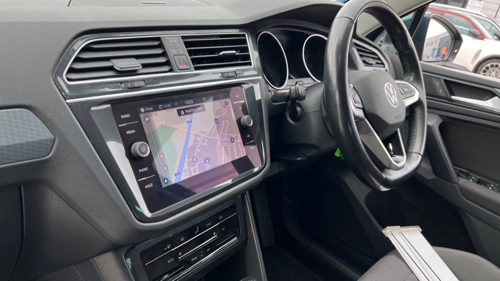 Used Volkswagen Tiguan 2022 for sale - 76112047: Photo 65