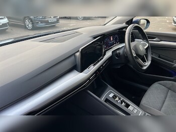 Used Volkswagen Golf 2023 for sale - 75484536: Photo