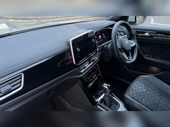 Used Volkswagen T-Roc 2025 for sale - 76438092: Photo