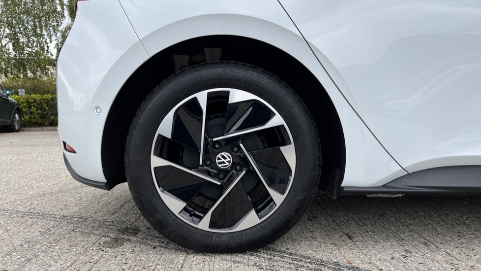 Used Volkswagen ID.3 2025 for sale - 76261516: Photo 5