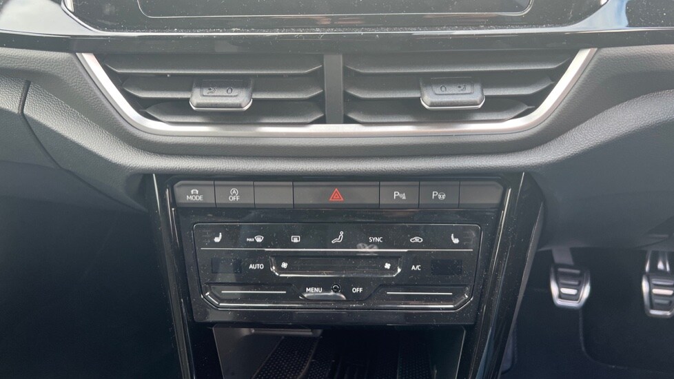 Used Volkswagen T-Roc 2025 for sale - 76025312: Photo 13