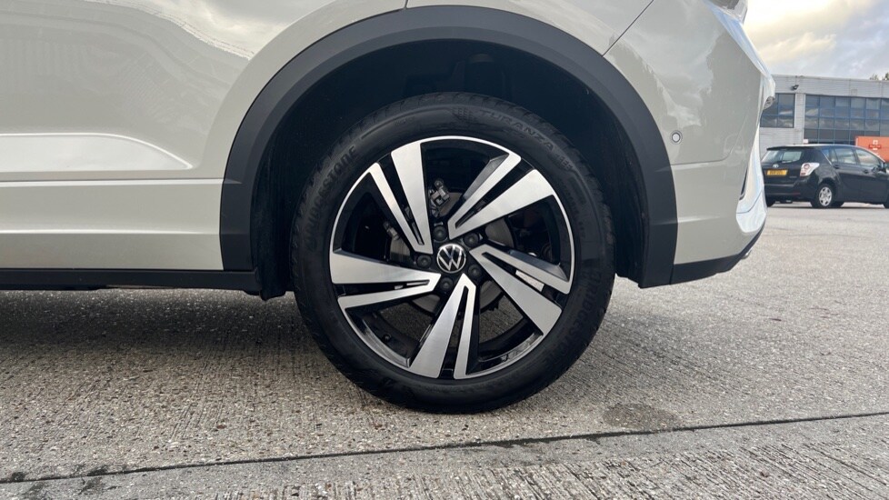 Used Volkswagen T-Roc 2025 for sale - 76025312: Photo 19