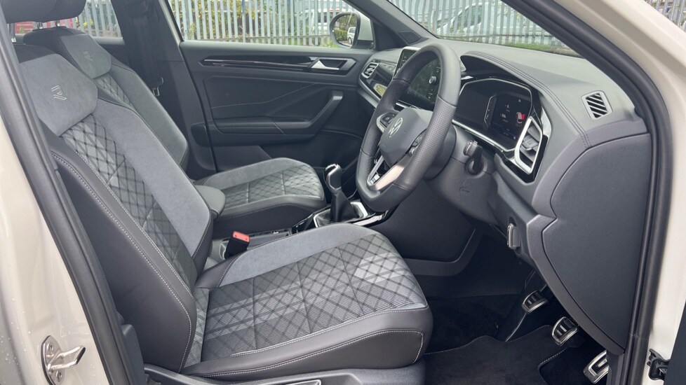 Used Volkswagen T-Roc 2025 for sale - 76025312: Photo 26
