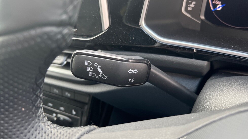 Used Volkswagen T-Roc 2025 for sale - 76025312: Photo 33