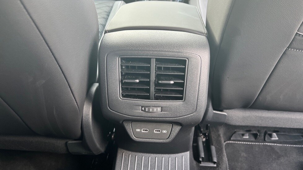 Used Volkswagen T-Roc 2025 for sale - 76025312: Photo 34