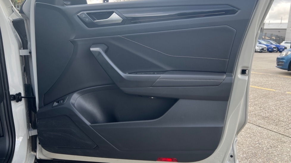 Used Volkswagen T-Roc 2025 for sale - 76025312: Photo 37