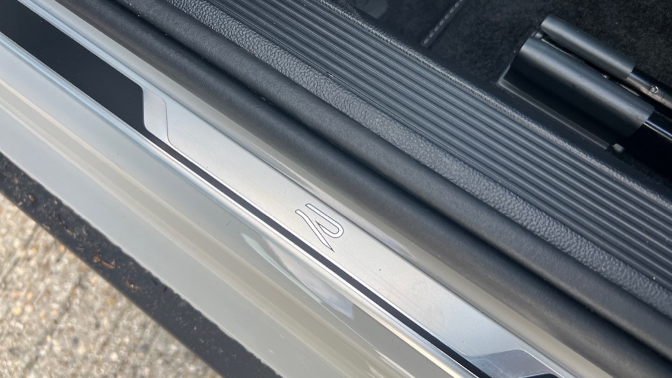 Used Volkswagen T-Roc 2025 for sale - 76025312: Photo 40