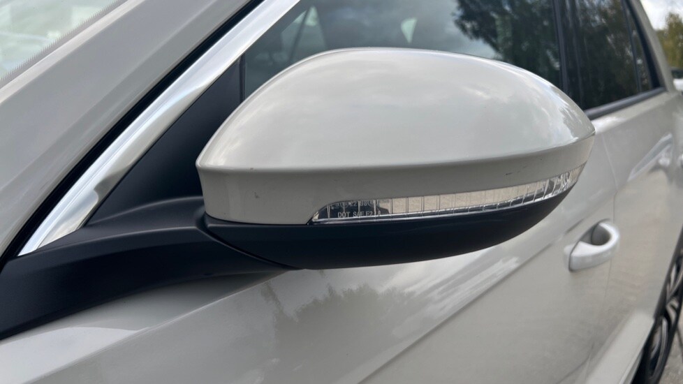 Used Volkswagen T-Roc 2025 for sale - 76025312: Photo 43
