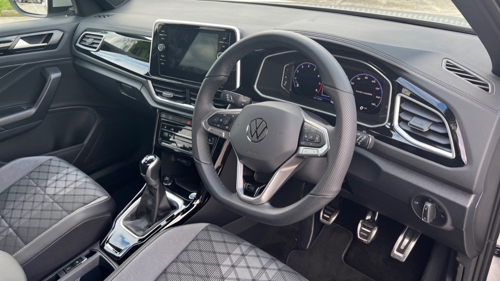 Used Volkswagen T-Roc 2025 for sale - 76025312: Photo 6