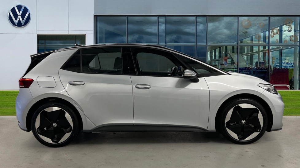 Used Volkswagen ID.3 2025 for sale - 76873125: Photo 4