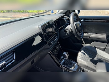 Used Volkswagen T-Roc 2025 for sale - 76868257: Photo