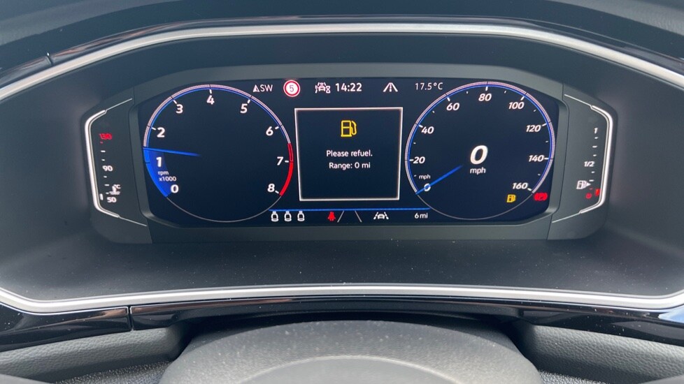 Used Volkswagen T-Roc 2025 for sale - 76025276: Photo 14