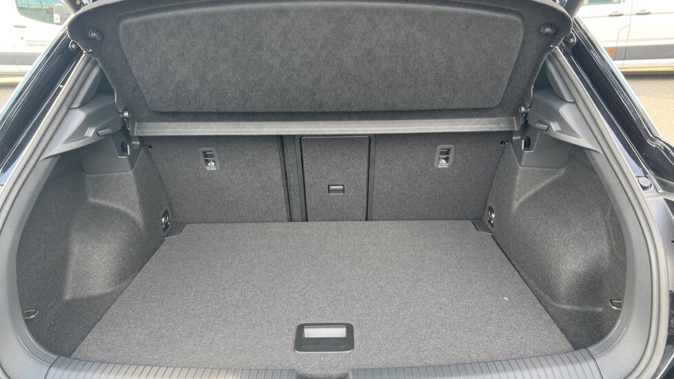 Used Volkswagen T-Roc 2025 for sale - 76025276: Photo 16