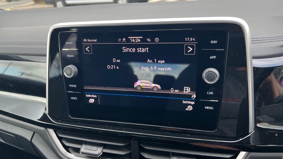 Used Volkswagen T-Roc 2025 for sale - 76025276: Photo 21