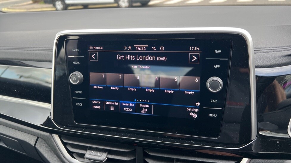 Used Volkswagen T-Roc 2025 for sale - 76025276: Photo 23