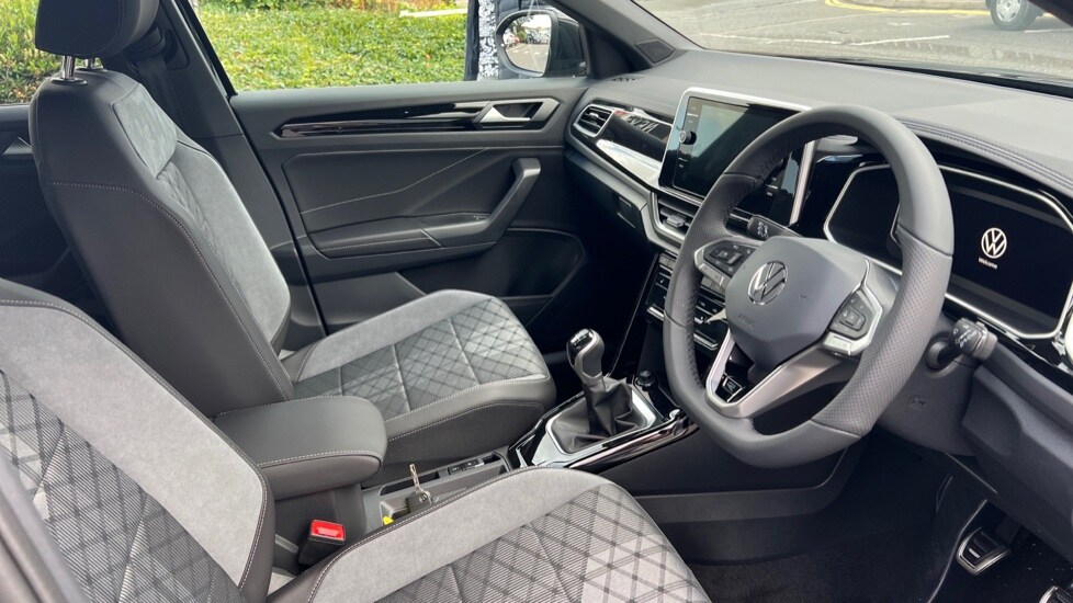 Used Volkswagen T-Roc 2025 for sale - 76025276: Photo 26