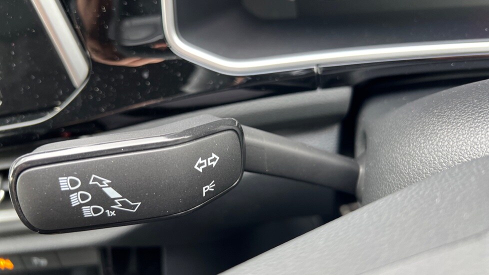 Used Volkswagen T-Roc 2025 for sale - 76025276: Photo 31