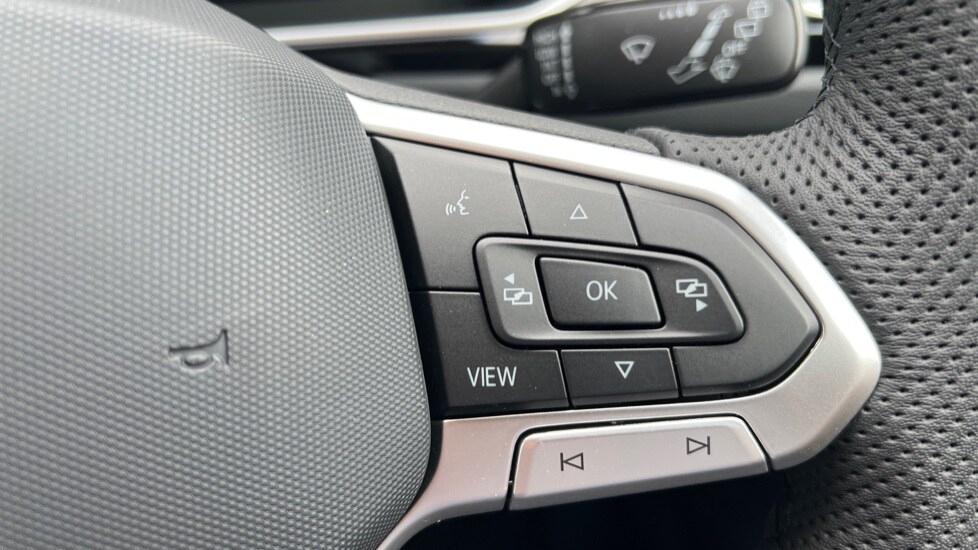 Used Volkswagen T-Roc 2025 for sale - 76025276: Photo 32