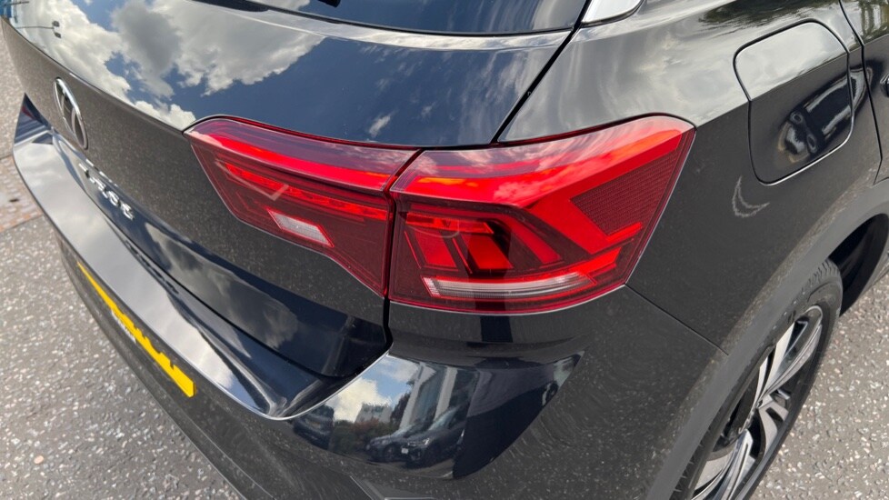 Used Volkswagen T-Roc 2025 for sale - 76025276: Photo 56