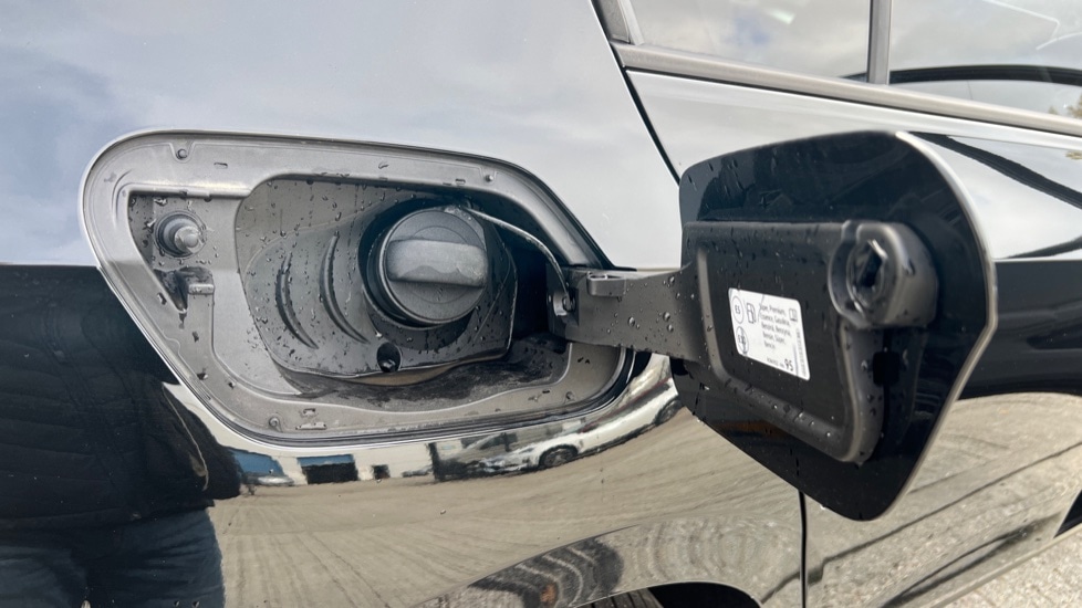 Used Volkswagen Golf 2025 for sale - 76393659: Photo 29