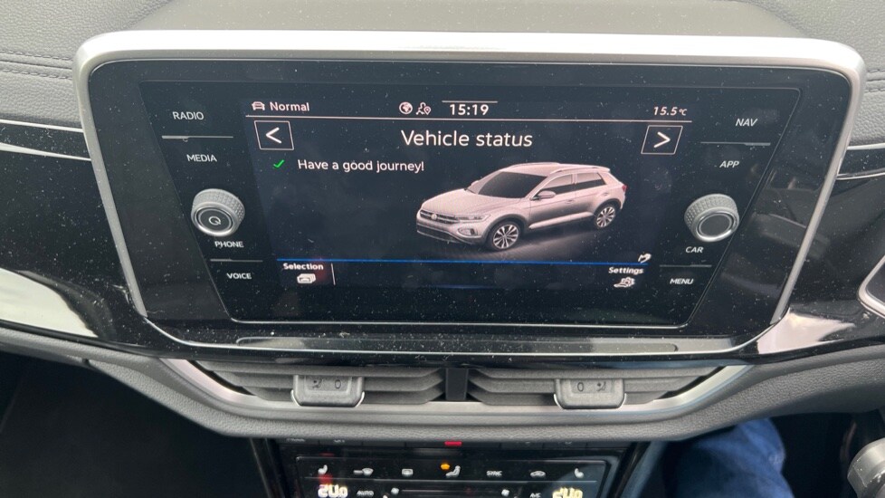 Used Volkswagen T-Roc 2025 for sale - 76870589: Photo 23