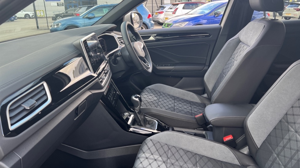 Used Volkswagen T-Roc 2025 for sale - 76870589: Photo 28