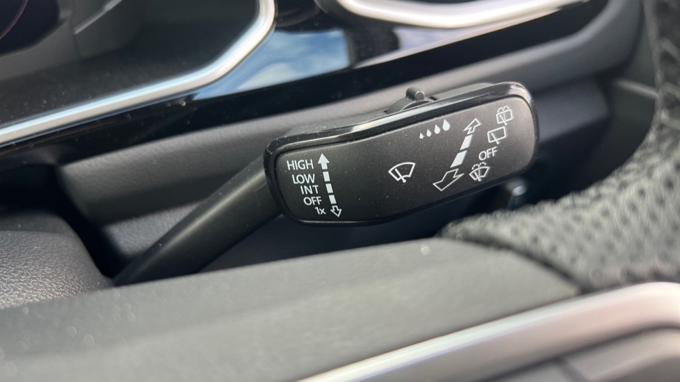 Used Volkswagen T-Roc 2025 for sale - 76870589: Photo 32