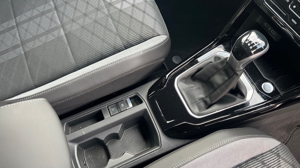 Used Volkswagen T-Roc 2025 for sale - 76870589: Photo 35