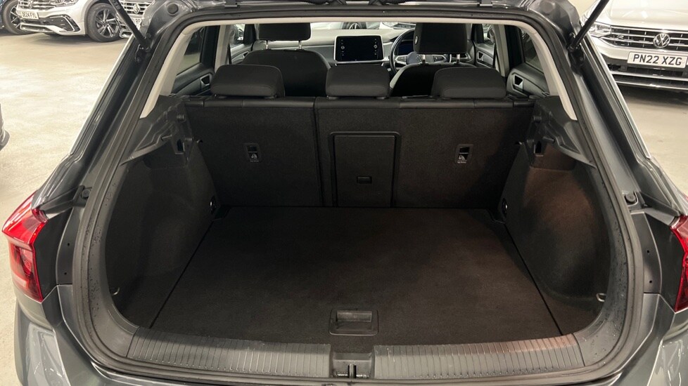 Used Volkswagen T-Roc 2022 for sale - 77042900: Photo 16