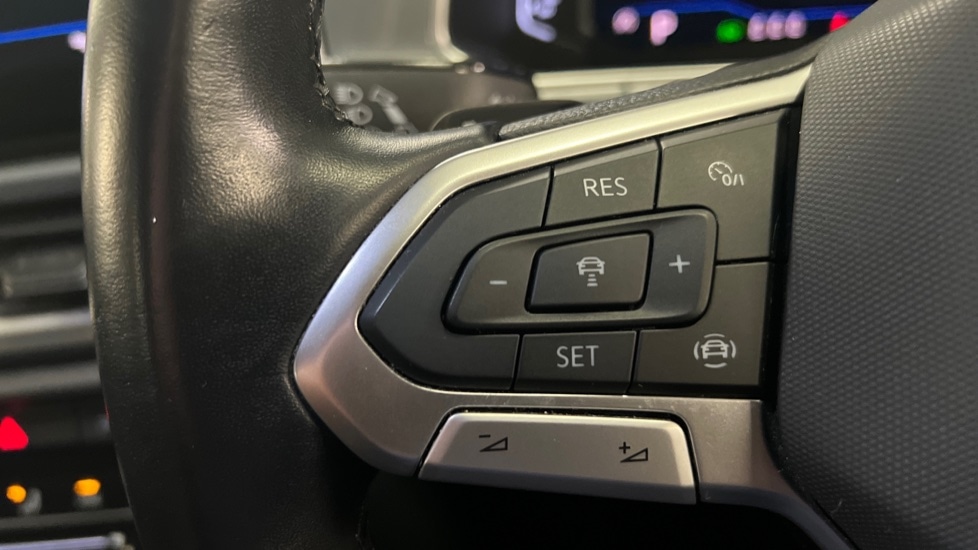 Used Volkswagen T-Roc 2022 for sale - 77042900: Photo 30