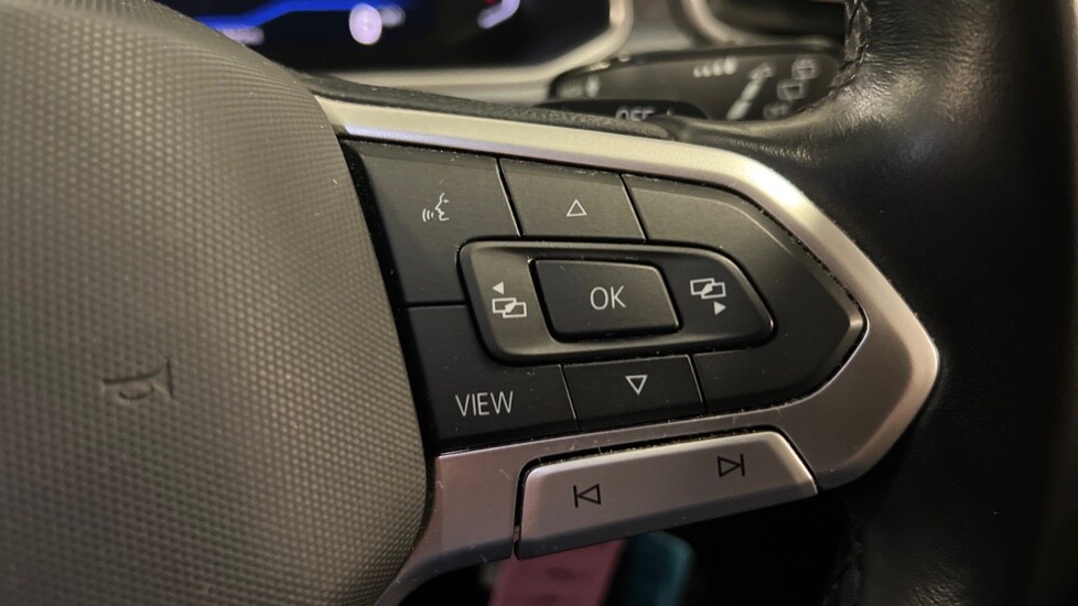 Used Volkswagen T-Roc 2022 for sale - 77042900: Photo 32