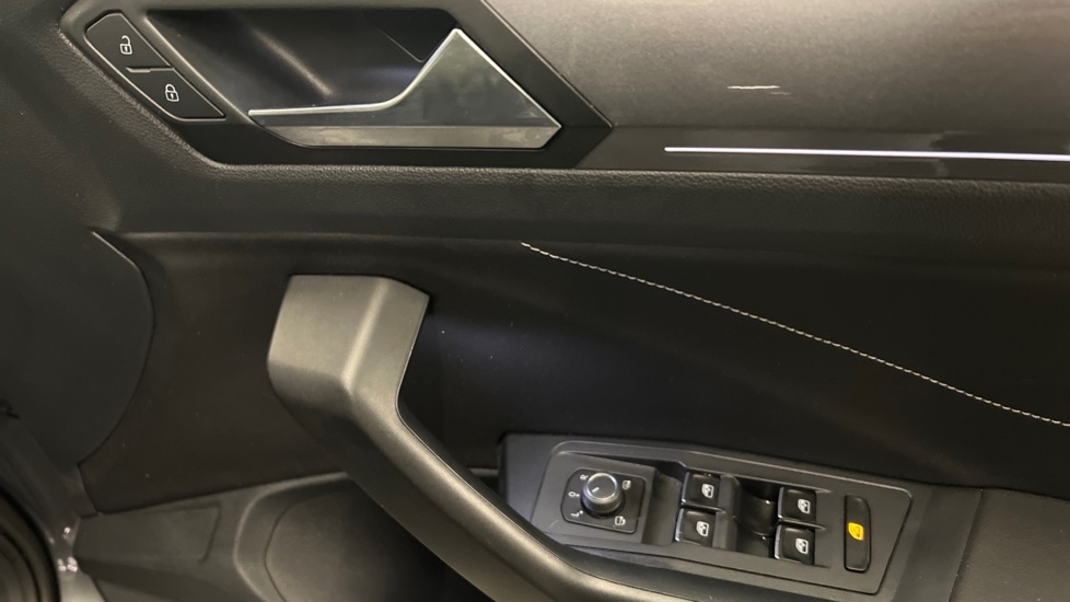 Used Volkswagen T-Roc 2022 for sale - 77042900: Photo 37