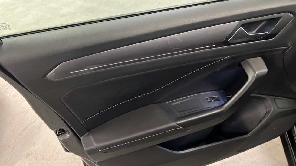 Used Volkswagen T-Roc 2022 for sale - 77042900: Photo 41