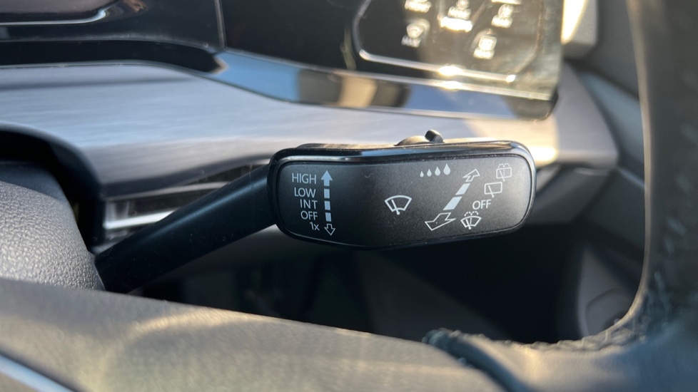 Used Volkswagen Golf 2024 for sale - 76928067: Photo 32