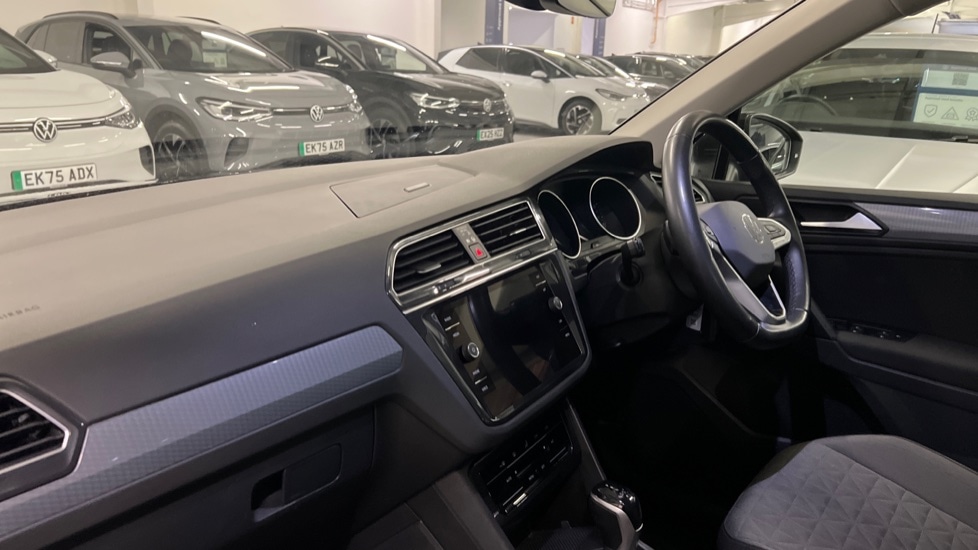 Used Volkswagen Tiguan 2022 for sale - 76552398: Photo 2