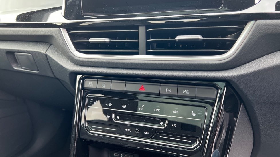 Used Volkswagen T-Roc 2025 for sale - 76328244: Photo 13
