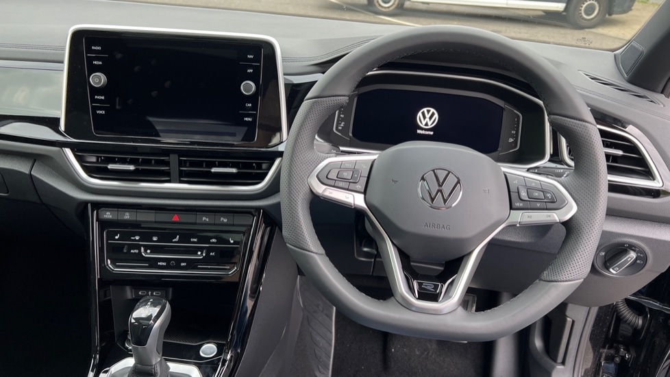 Used Volkswagen T-Roc 2025 for sale - 76328244: Photo 27