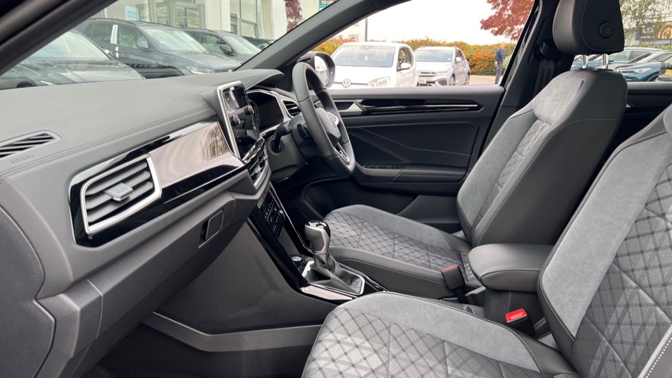 Used Volkswagen T-Roc 2025 for sale - 76328244: Photo 28