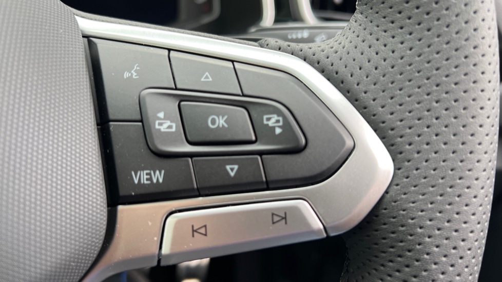 Used Volkswagen T-Roc 2025 for sale - 76328244: Photo 30
