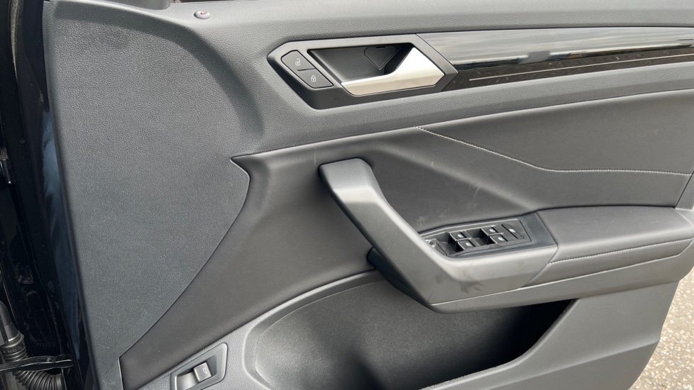 Used Volkswagen T-Roc 2025 for sale - 76328244: Photo 37