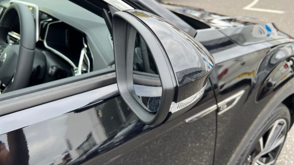 Used Volkswagen T-Roc 2025 for sale - 76328244: Photo 47
