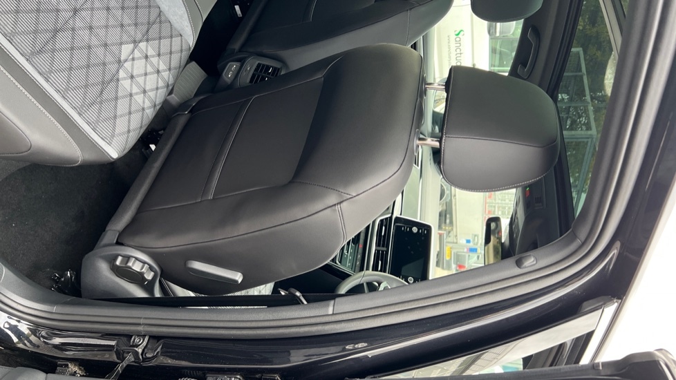 Used Volkswagen T-Roc 2025 for sale - 76328244: Photo 79