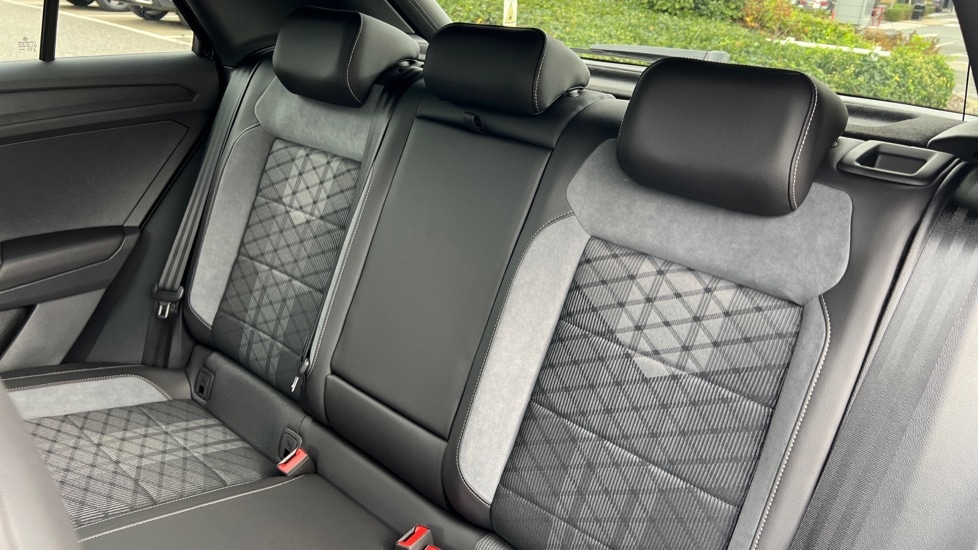 Used Volkswagen T-Roc 2025 for sale - 76870330: Photo 15