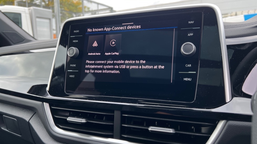 Used Volkswagen T-Roc 2025 for sale - 76870330: Photo 22