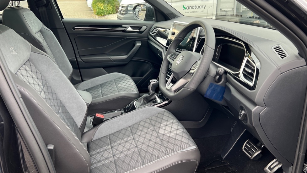 Used Volkswagen T-Roc 2025 for sale - 76870330: Photo 26