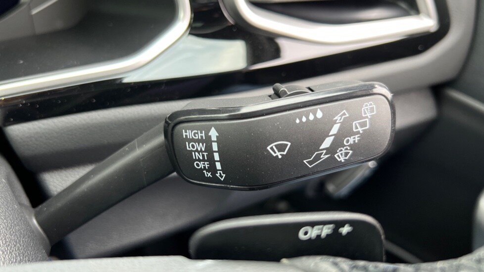 Used Volkswagen T-Roc 2025 for sale - 76870330: Photo 32